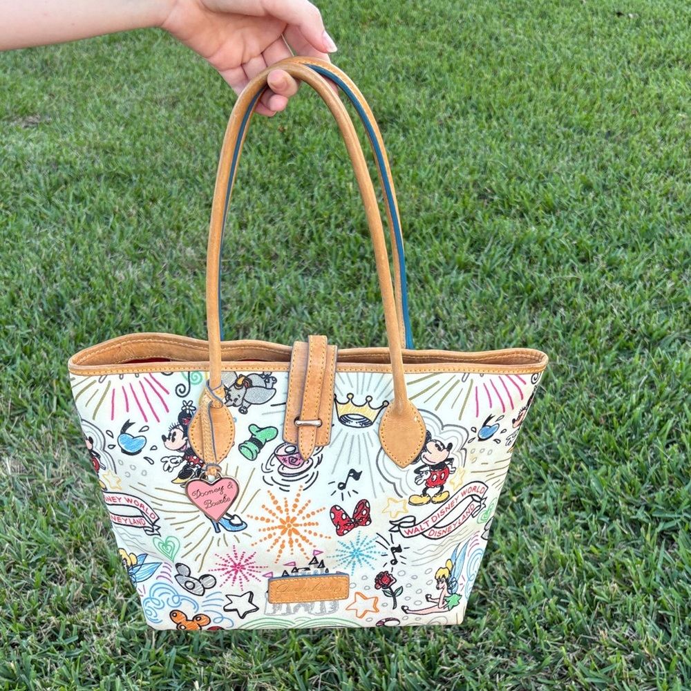Dooney & Bourke Disney Parks Sketch Tote Bag – Classic Print